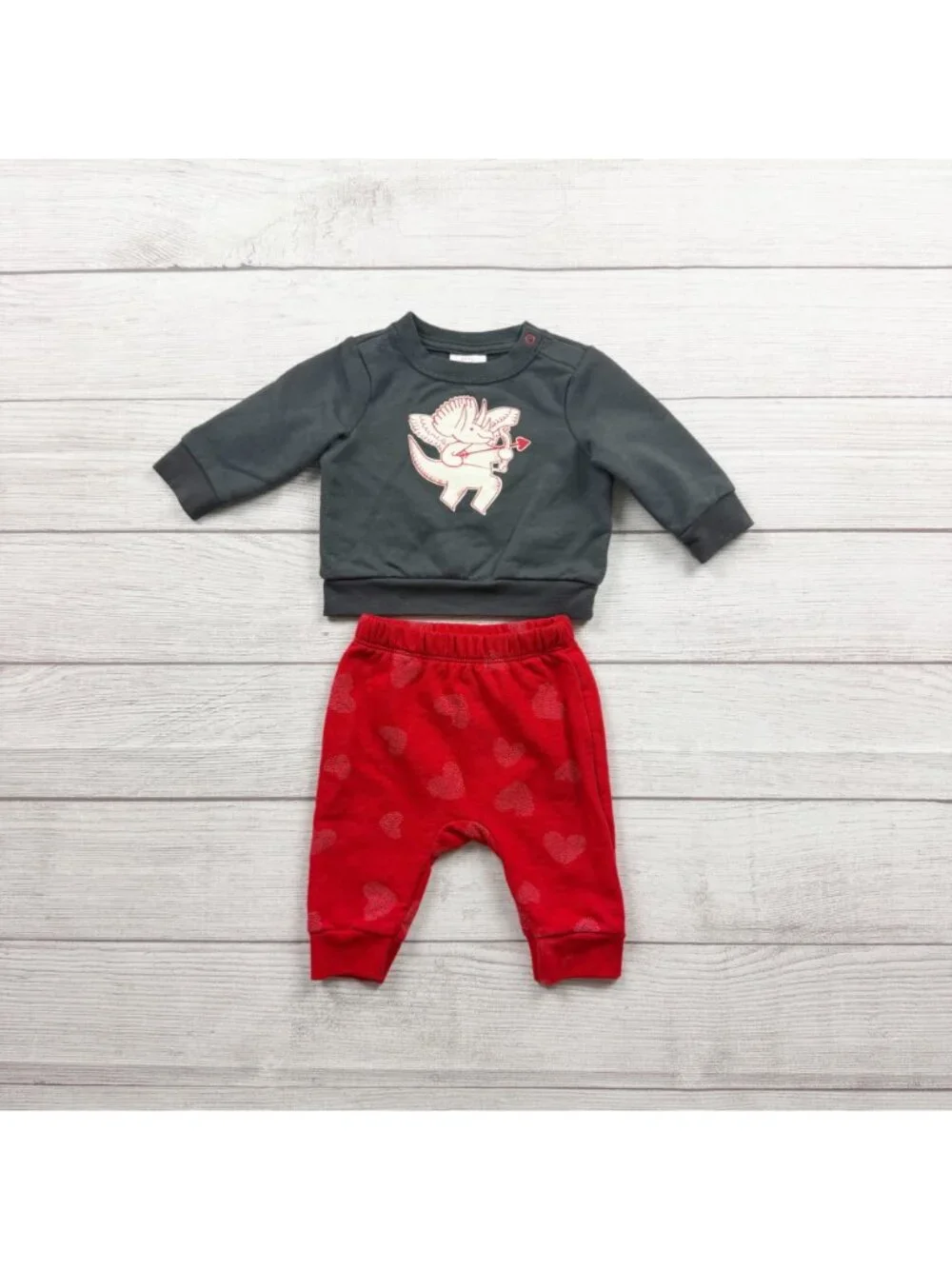 Cat & Jack Baby Outfit Cupid Dino Sweatshirt Heart Pants Set 0-3 Months